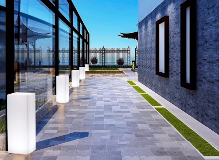 Светильник Колонна 30х190  питание от АКБ, RGB